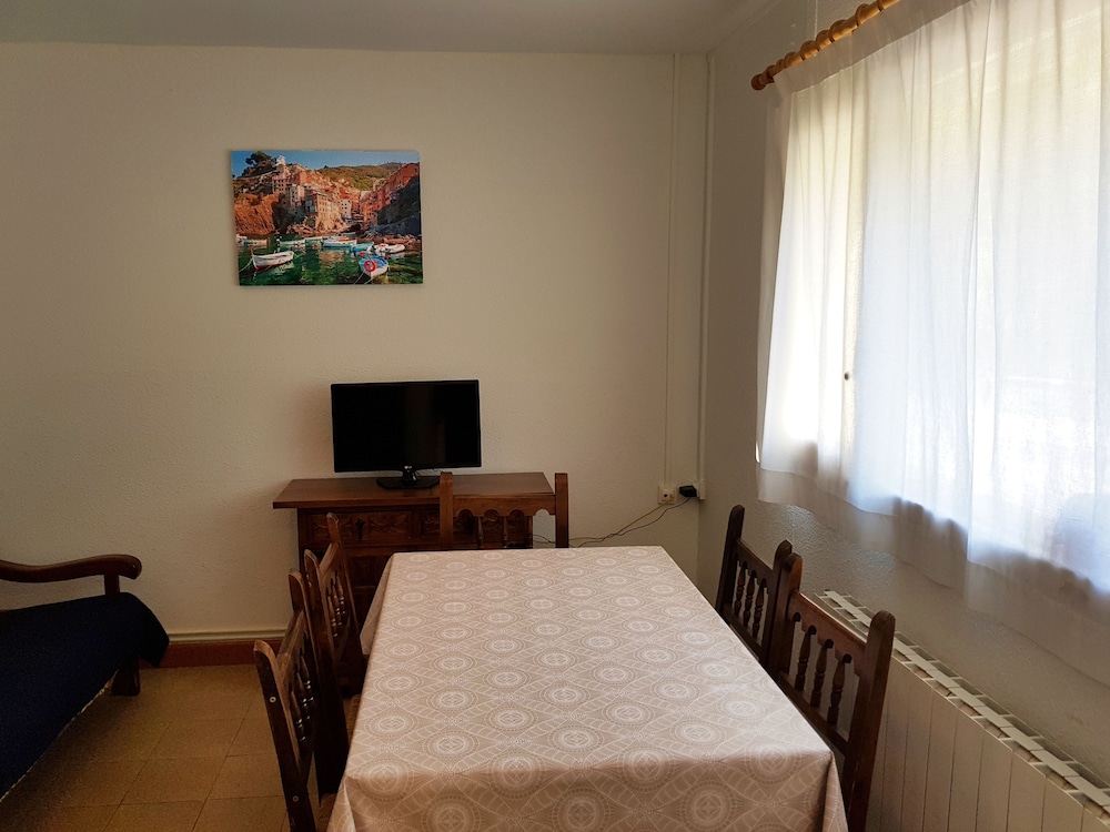 Apartment, 3 Bedrooms (7 pax) photo 2