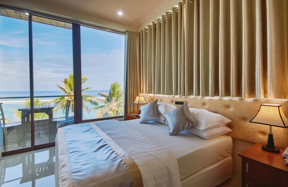 Honeymoon Room + Free Airport Transfer