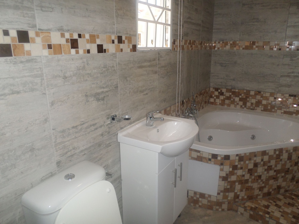Deluxe Double Room, Jetted Tub photo 3