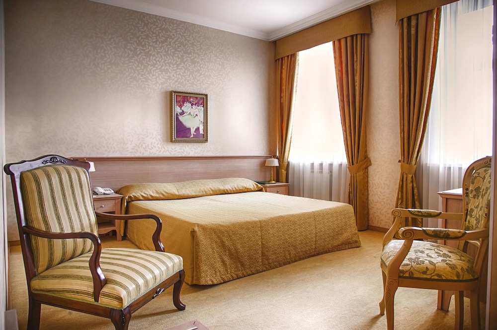 Standard Double or Twin Room photo 1