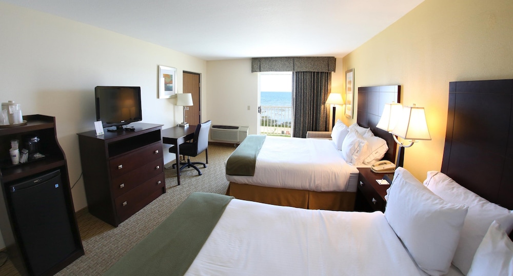 Standard Room, 2 Queen Beds, Lake View - Photo 1