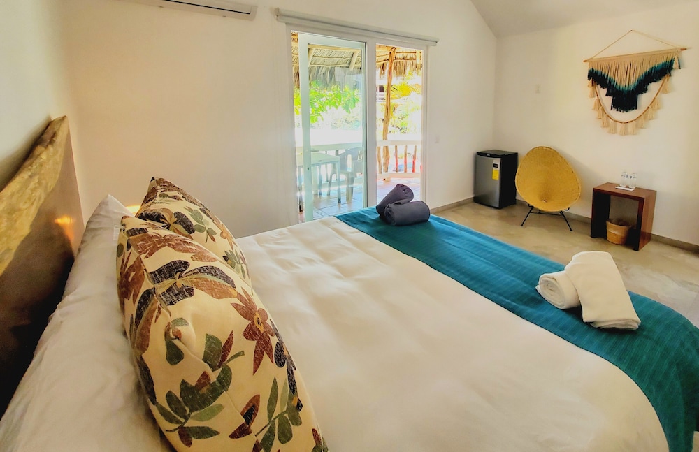 Room, Balcony, City View photo 3