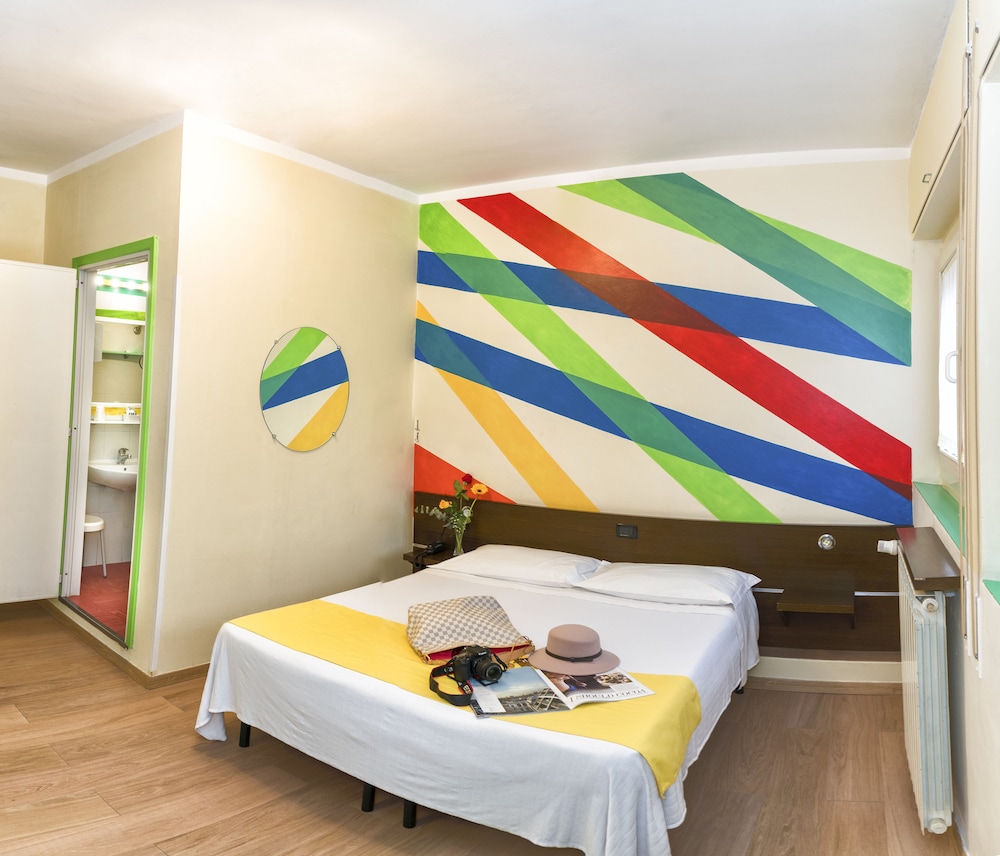 Premium Double or Twin Room - Photo 2