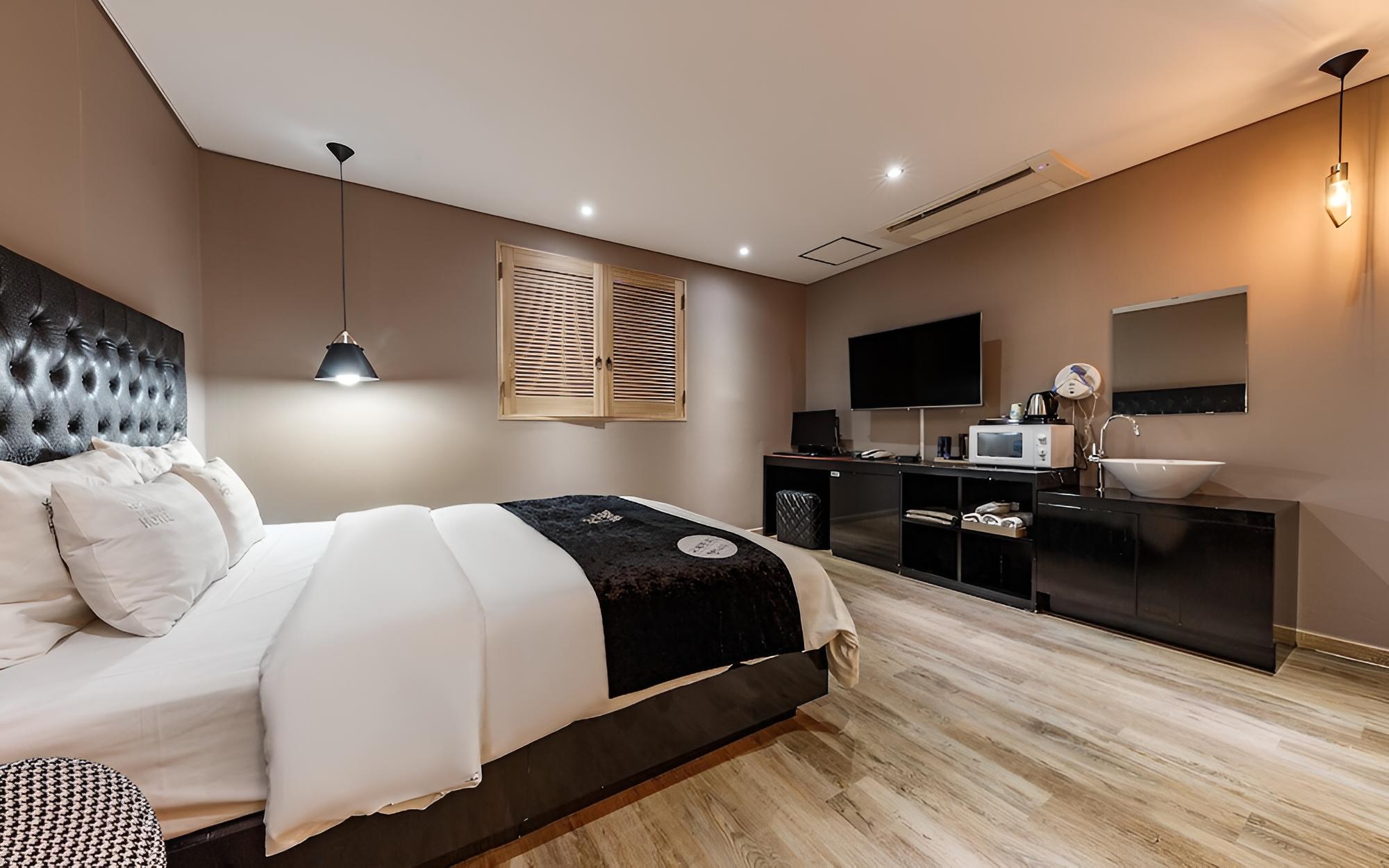 Room (Deluxe (Whirlpool Bath/Super King Siz) photo 2