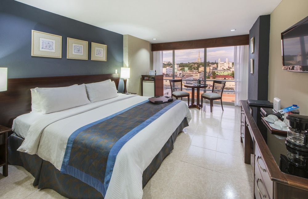 Deluxe Room - Photo 4