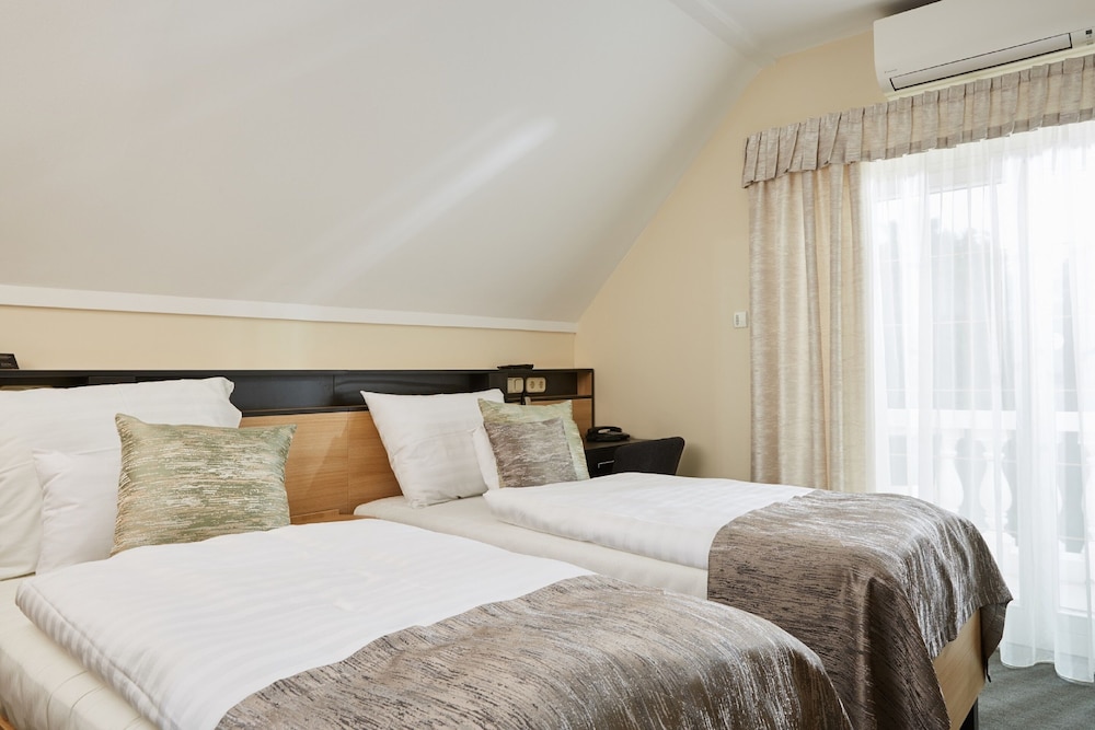 Standard Double or Twin Room, Balcony photo 1