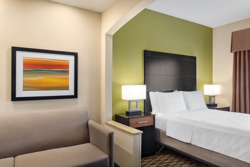 Suite, 1 Queen Bed, Accessible (Mobility) - Photo 5
