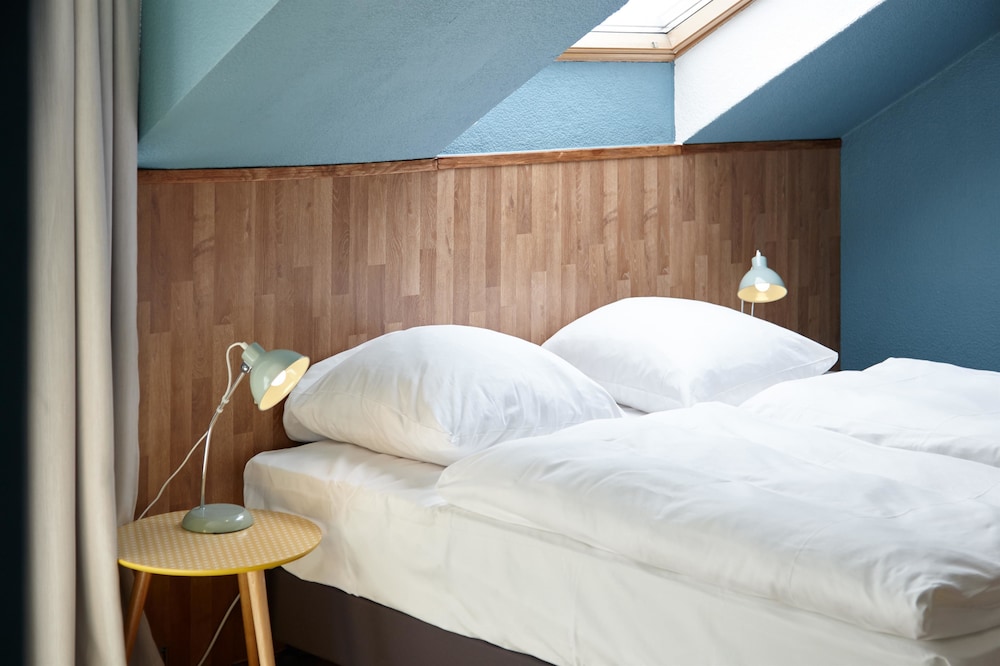 Standard Room, 1 Twin Bed thumbnail 5