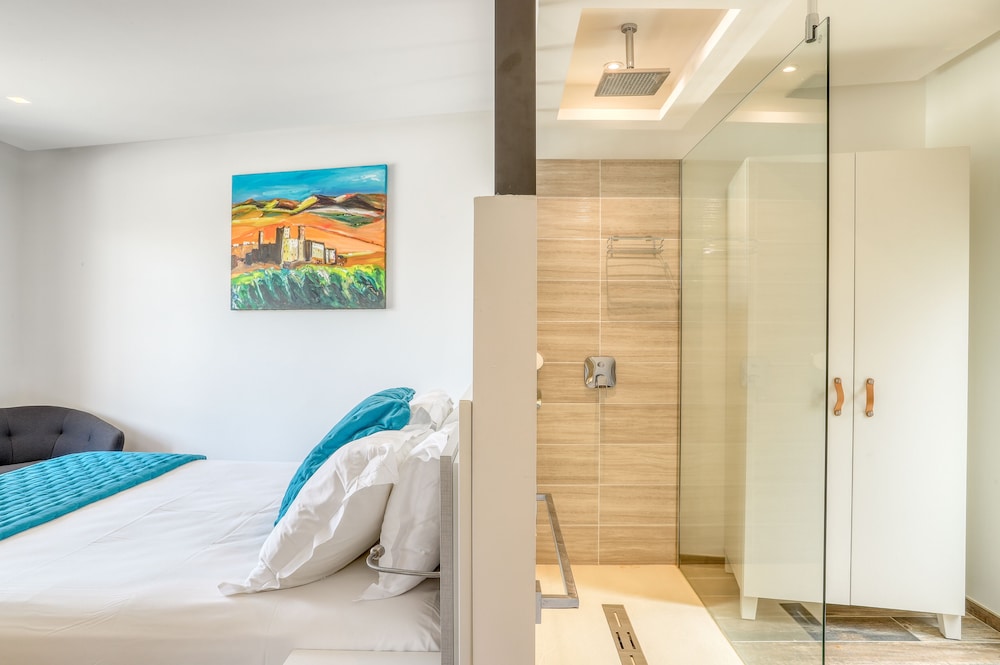 Prestige Suite photo 2
