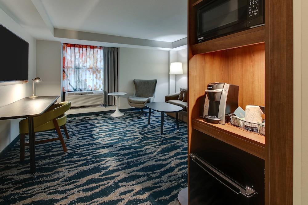 Suite, Multiple Beds - Photo 2