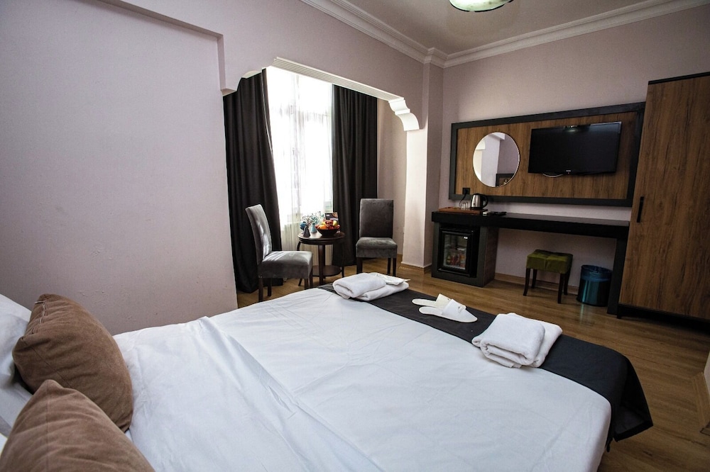 Standard Double Room Single Use photo 2