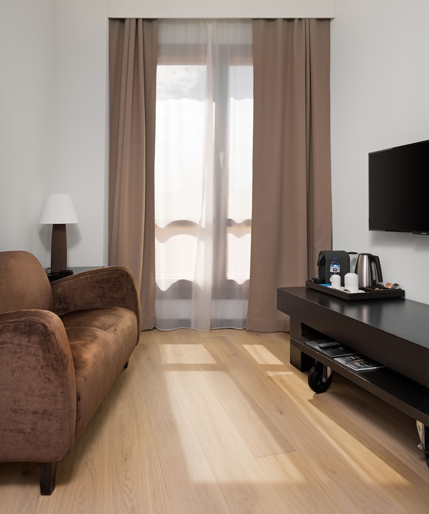 Junior Room