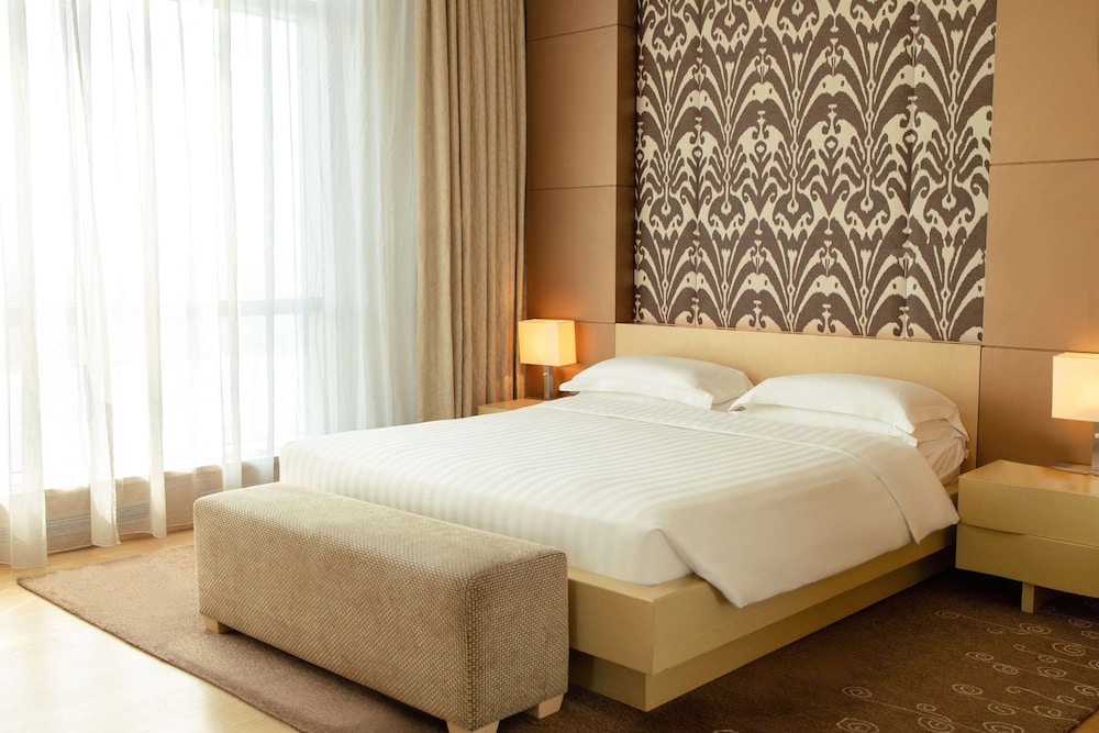 Suite, 1 King Bed (Regency) photo 1