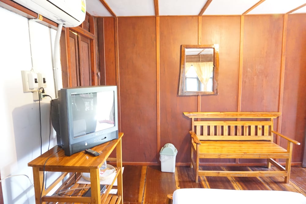 Wooden Twin Room photo 3