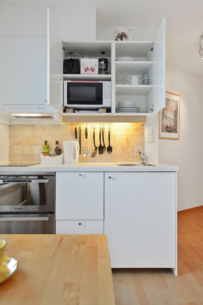 Comfort Apartment (1 Single and 1 Sofa Bed) photo 3