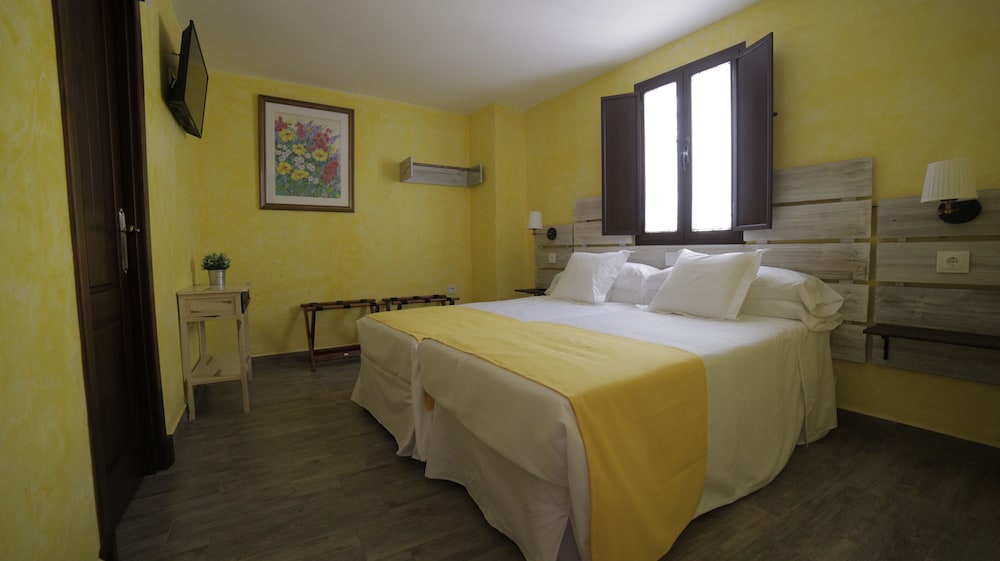 Double Room, Non Smoking (Campanilla) photo 2