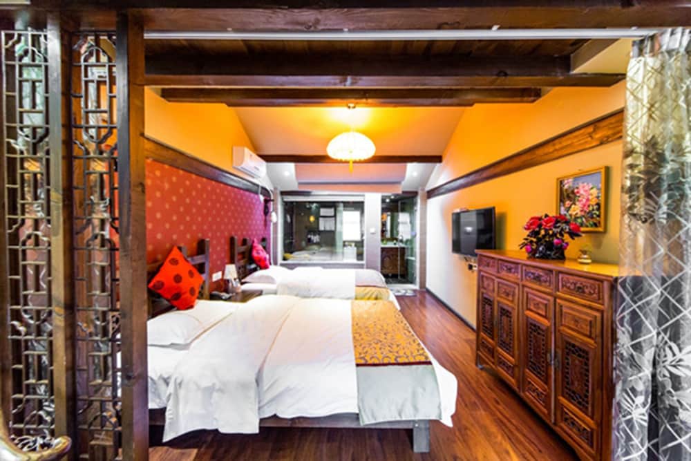 Deluxe Loft, 2 Bedrooms, Courtyard View photo 1