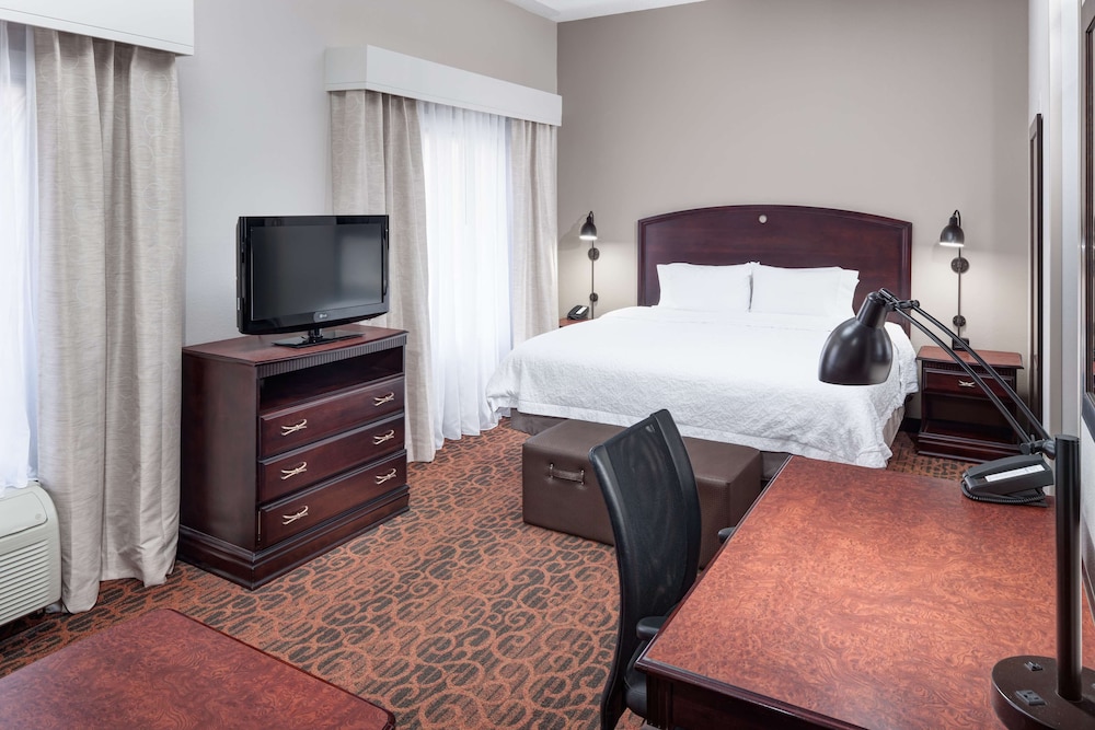 Room, 1 King Bed, Accessible, Non Smoking (Roll-in Shower) - Photo 3