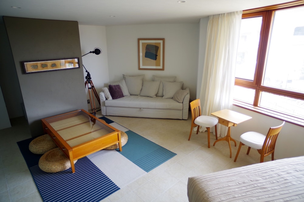 Room (A2) photo 3