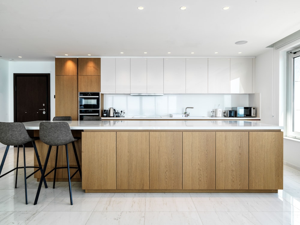 Luxury Apartment, 3 Bedrooms (9F) - Photo 11