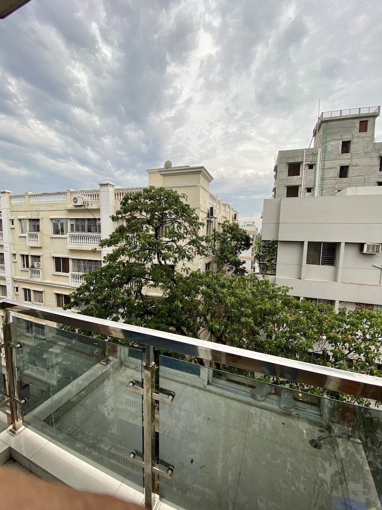 Executive Double Room, City View - Photo 4