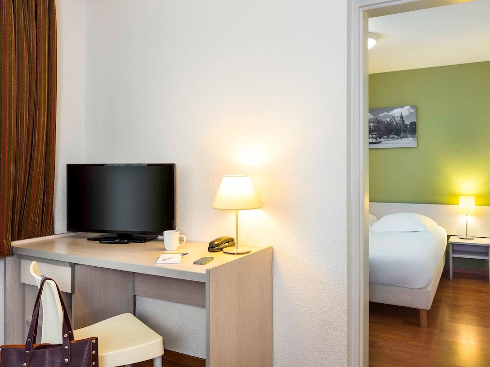 Studio, 1 Double Bed with Sofa bed photo 2