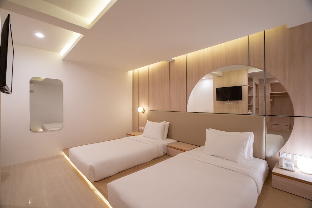 Standard Twin Room - No Window - Photo 1