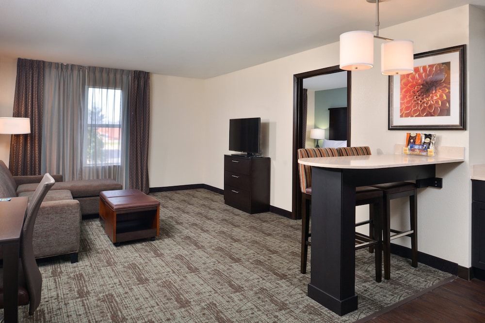 Suite, 1 Bedroom, Kitchen - Photo 3