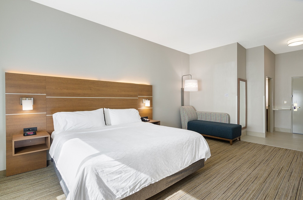 Standard Room, 1 King Bed - Photo 4