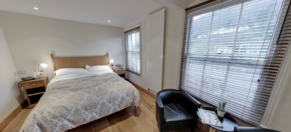 Grand Double Room, River View (Room 10)