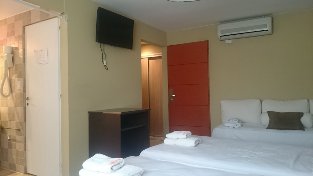 Premier Triple Room, Jetted Tub photo 1