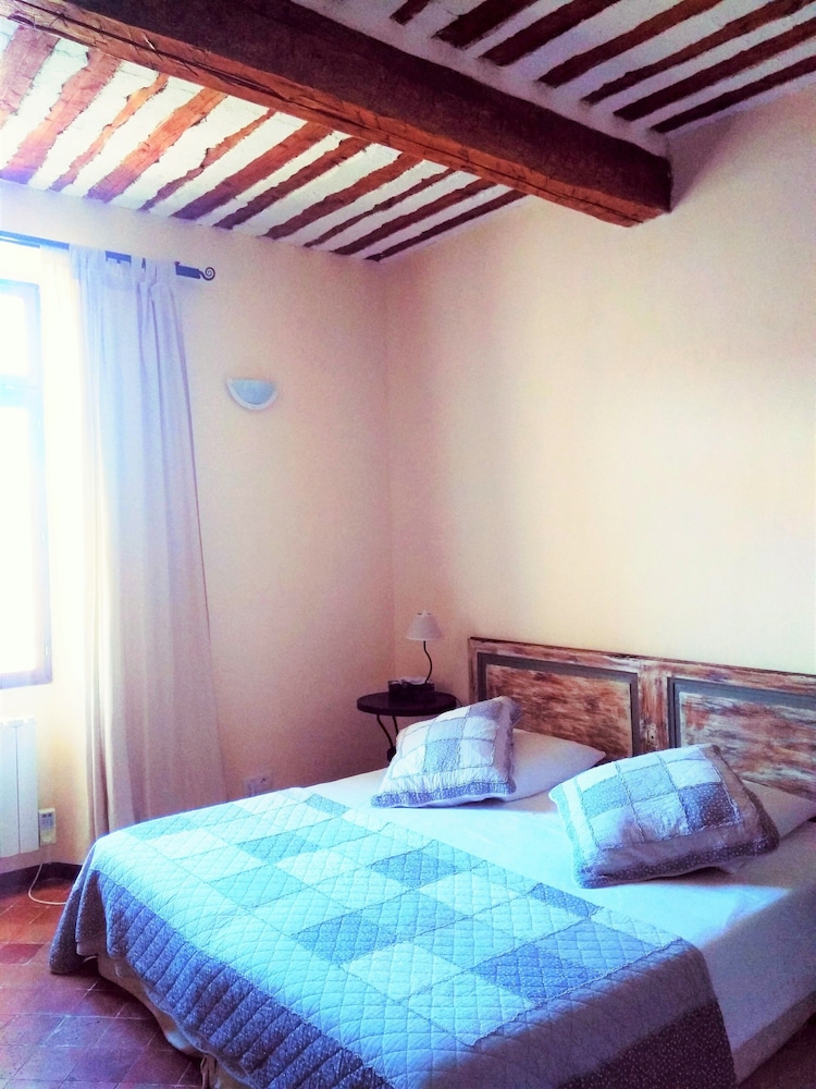 Double Room, Private Bathroom, Garden View (Tilleul - 1er Etage) photo 1