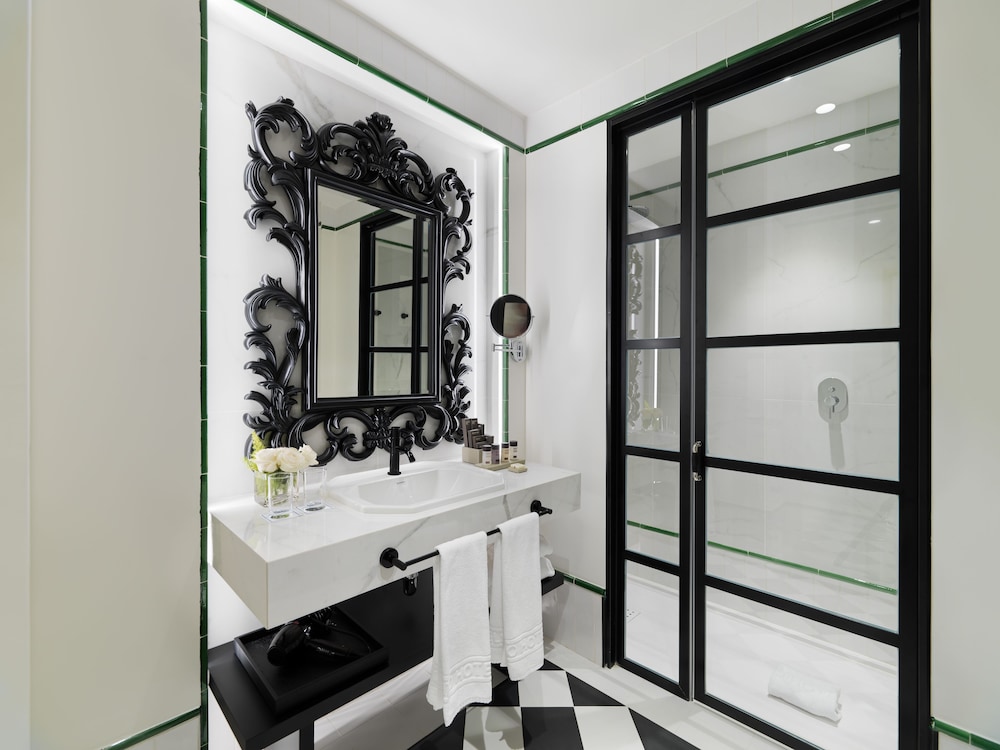 Double Room (Atrium) - Photo 5