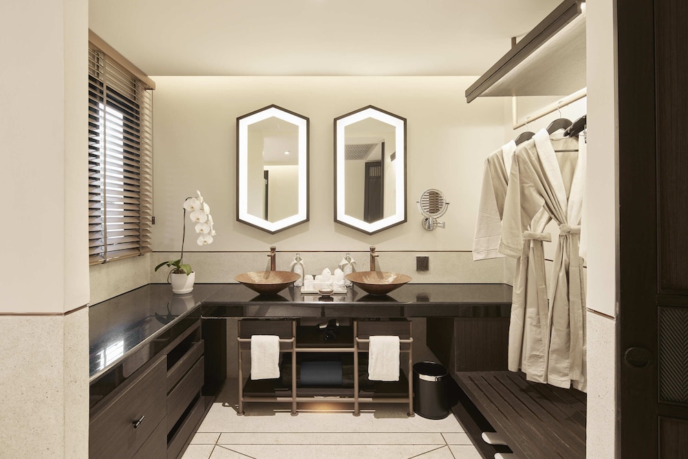 2 Bedroom Pool Residence - Photo 2