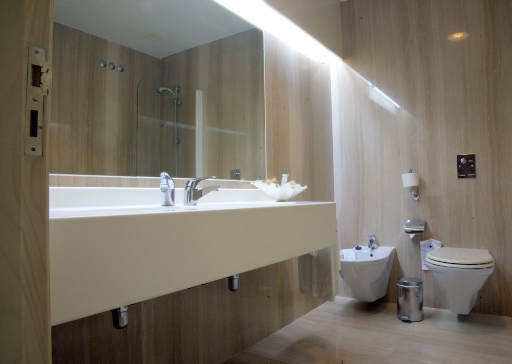 Double Room - Photo 5