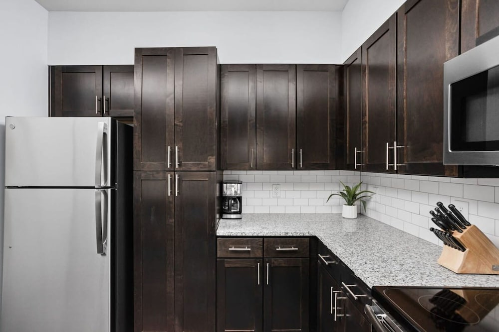 Cozysuites Nora 2BR Next to Whole Foods, 写真 31