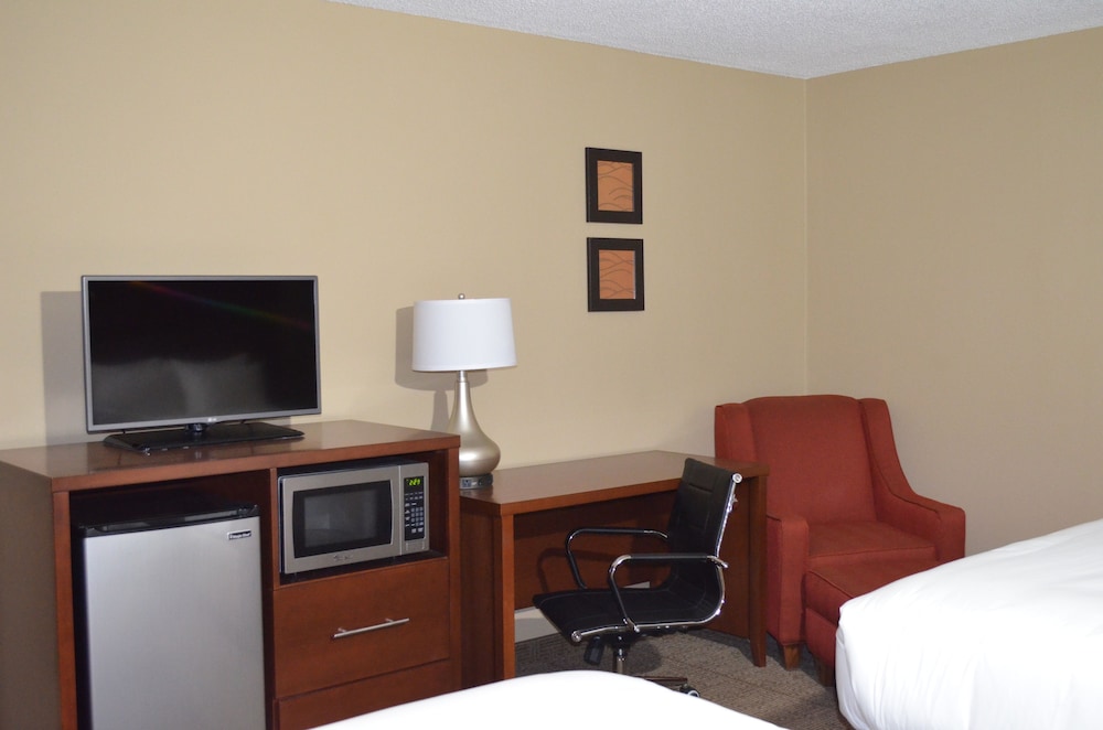Standard Room, 2 Queen Beds, Non Smoking - Photo 2