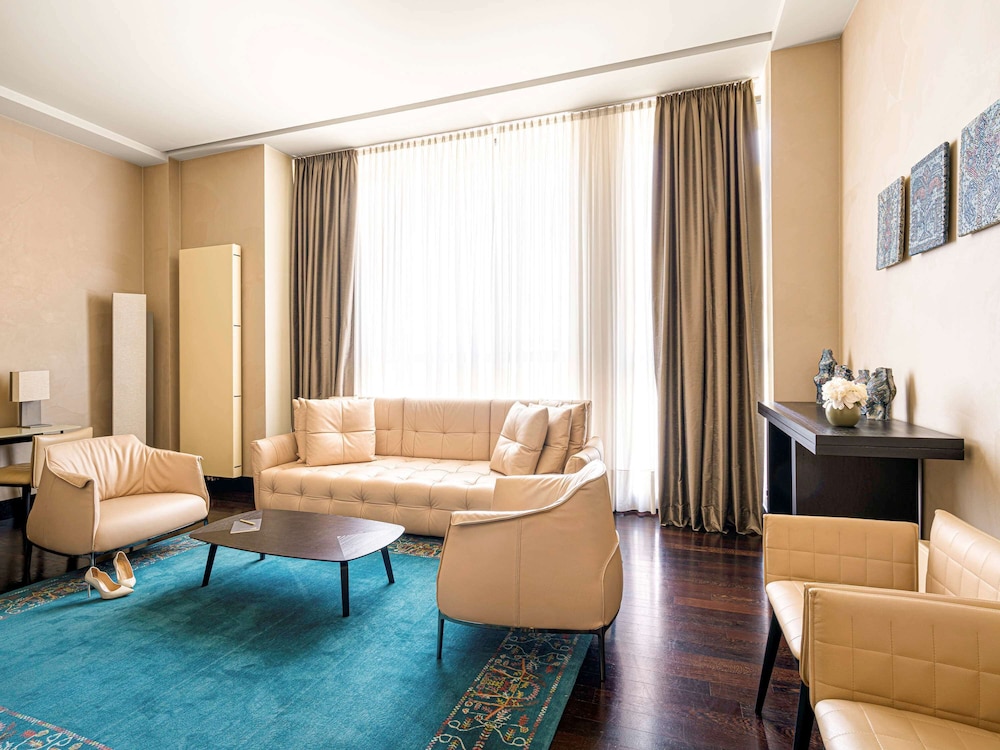 Signature Room, 1 King Bed (Sofa) photo 2