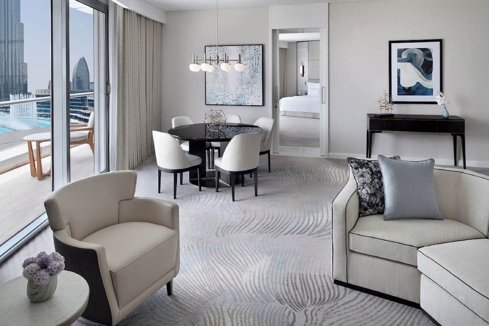 Signature Executive Suite Fountain View photo 3