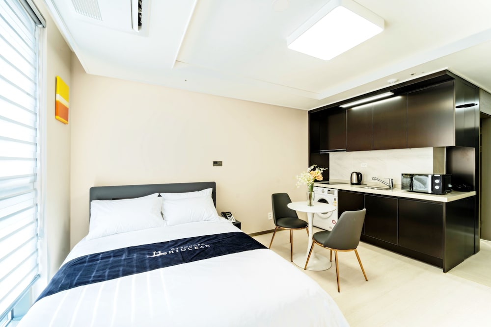 Superior Double Room (No View) - Photo 4