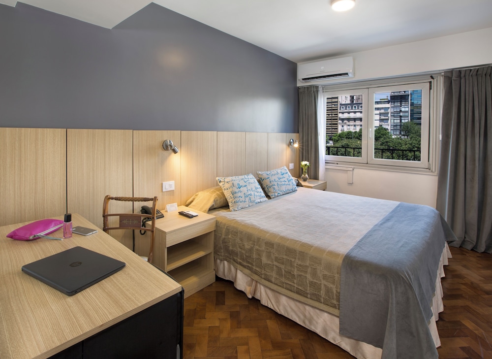 Double Room, 1 Queen Bed photo 1