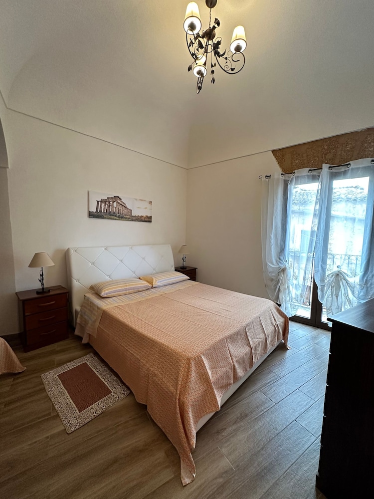House, 2 Bedrooms, Accessible, Balcony photo 2