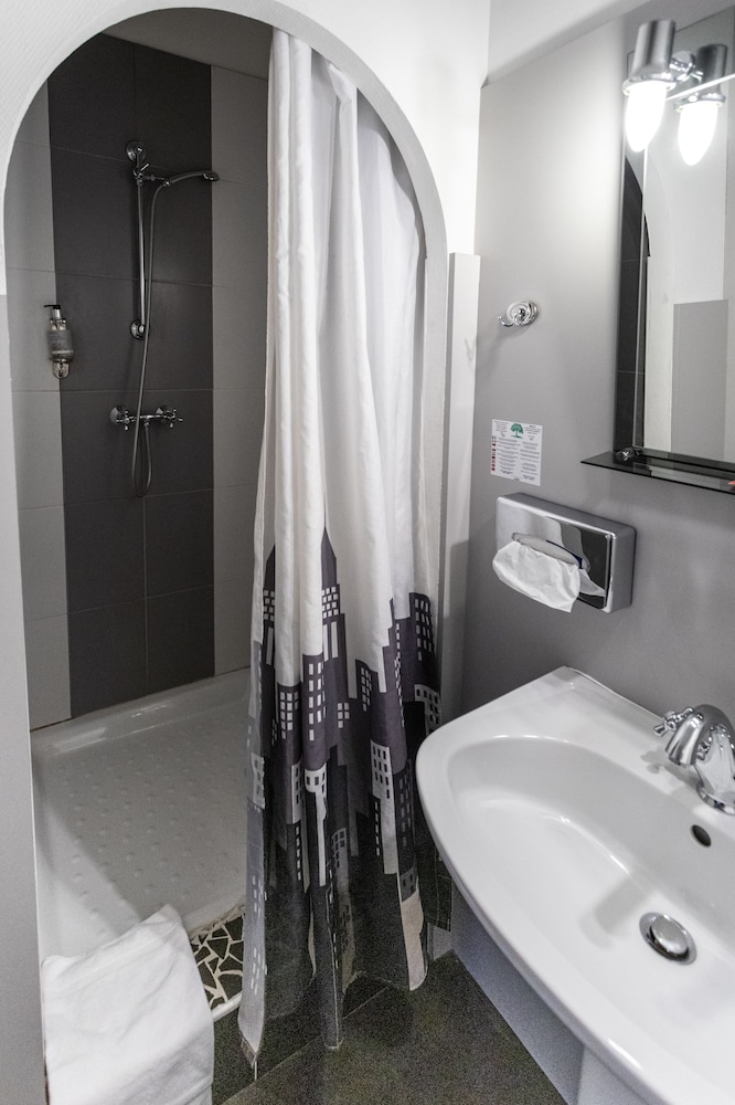 Standard Room photo 2