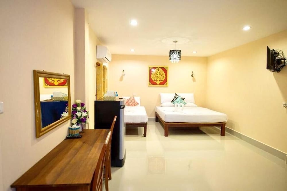 Deluxe Triple Room photo 3