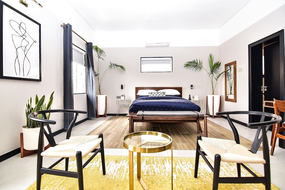 Signature Suite