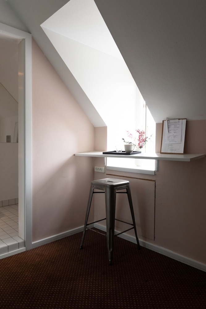 Standard Single Room, 1 Twin Bed, Non Smoking, Courtyard View