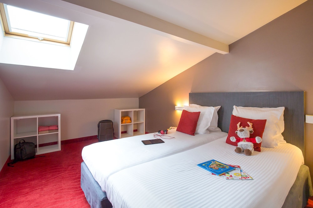 Junior Suite, Resort View - Photo 9
