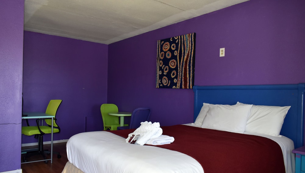 Room, 1 Queen Bed photo 1