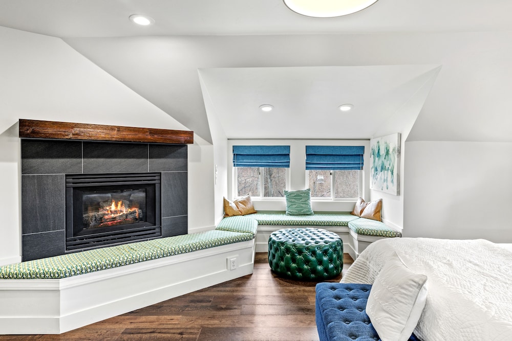 Classic Double Room, Fireplace photo 2