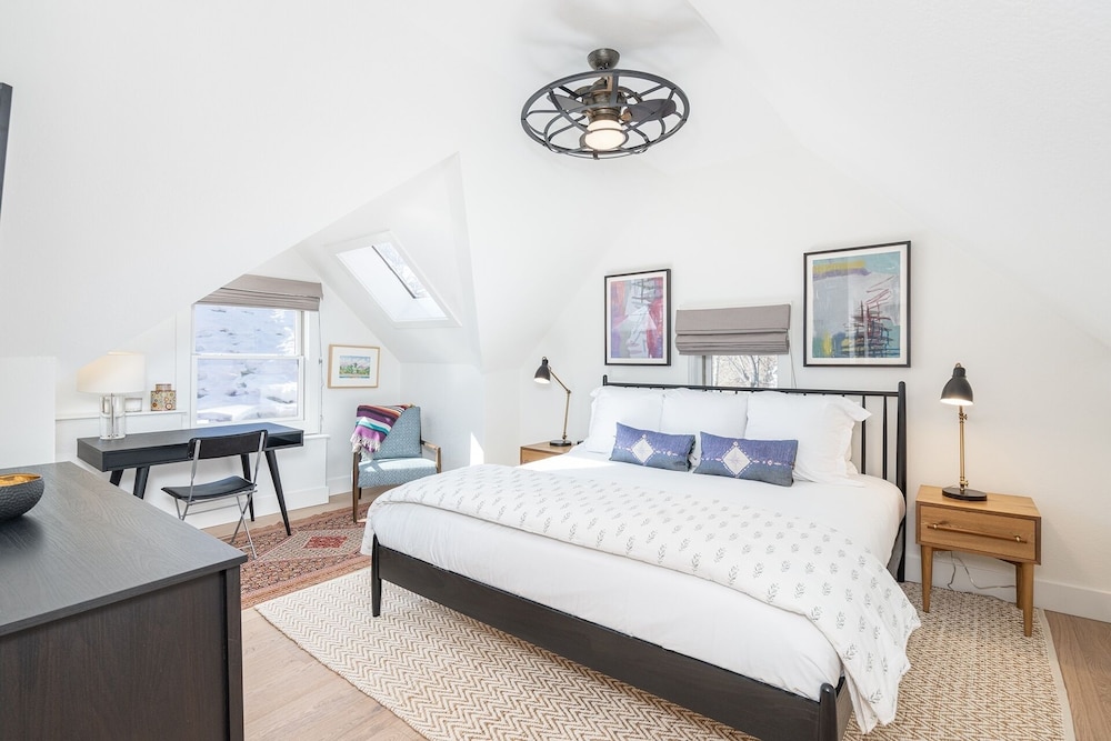 Townhome, 2 Bedrooms